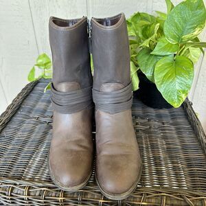 Chaps Ralph Lauren Gari Boots Womens Size 8.5 B Dark Brown Classic‎ Bootie